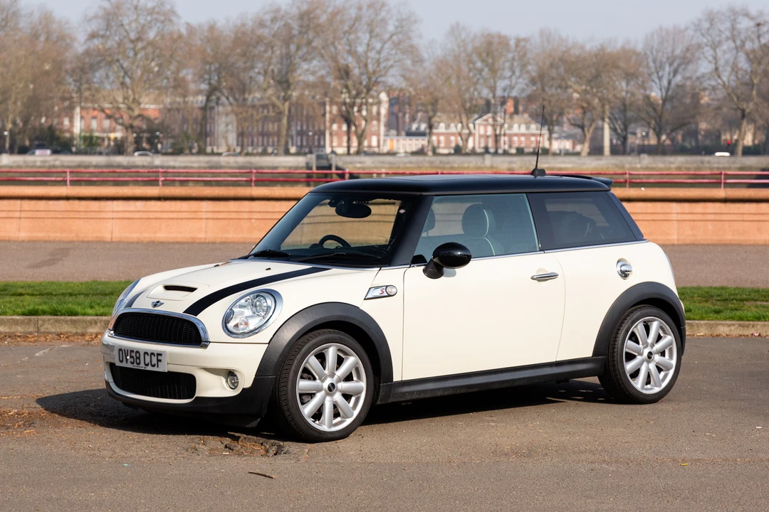 2008 Mini Mini 2nd Gen - Image 2 of 31