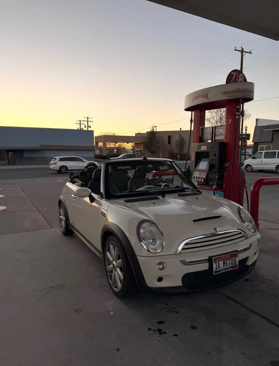 2008 Mini Mini 2nd Gen - Image 2 of 6