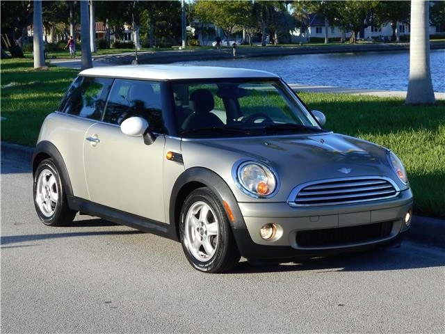 2008 Mini Mini 2nd Gen - Image 2 of 12