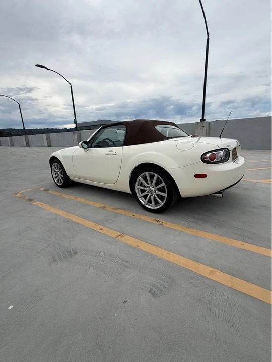 2008 Mazda NC MX-5 Miata - Image 5 of 10