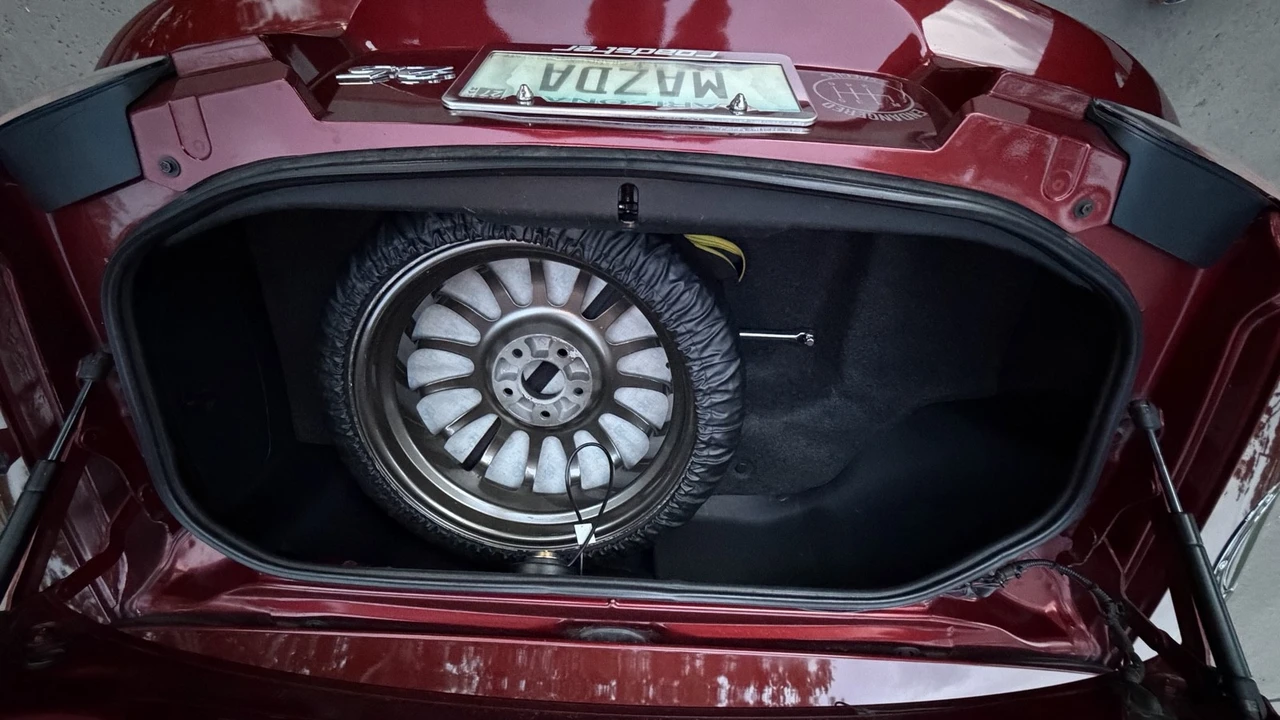 2008 Mazda NC MX-5 Miata - Image 15 of 31