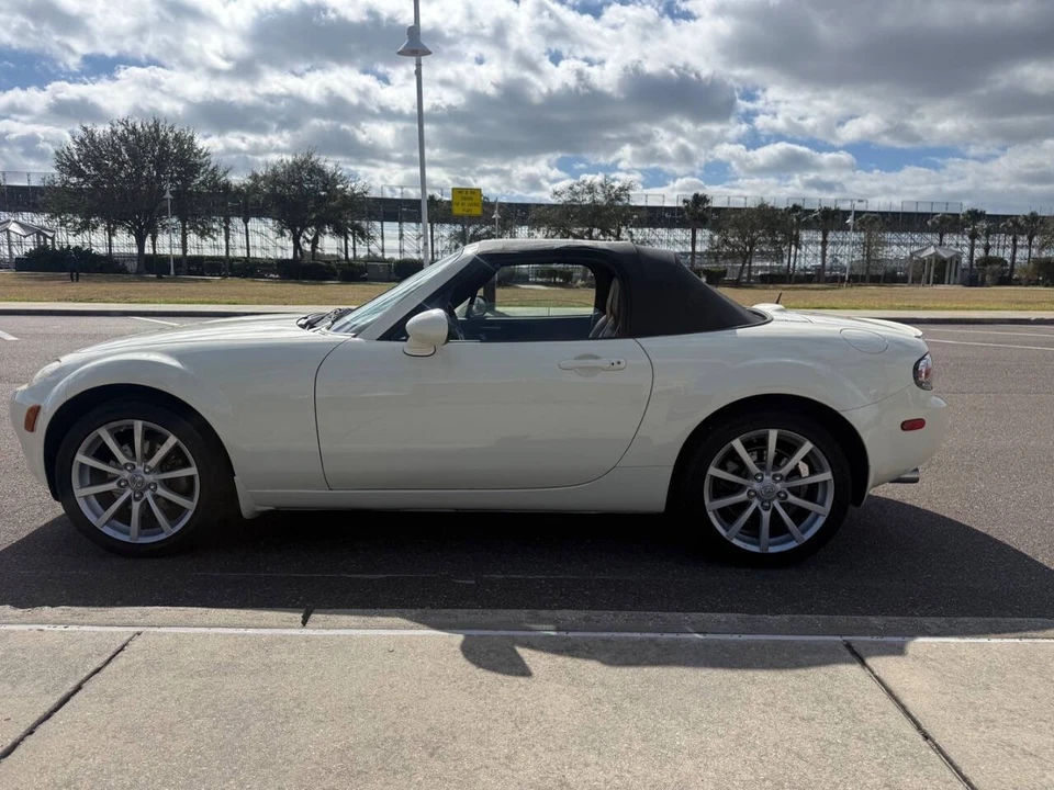 2008 Mazda NC MX-5 Miata - Image 16 of 21