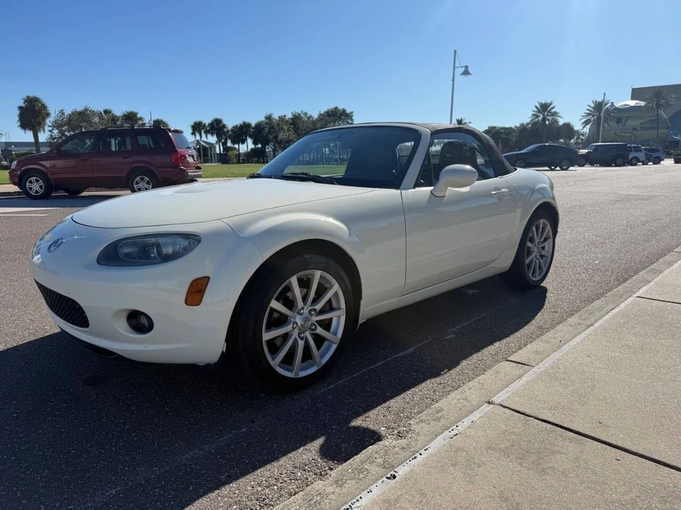 2008 Mazda NC MX-5 Miata - Image 5 of 16