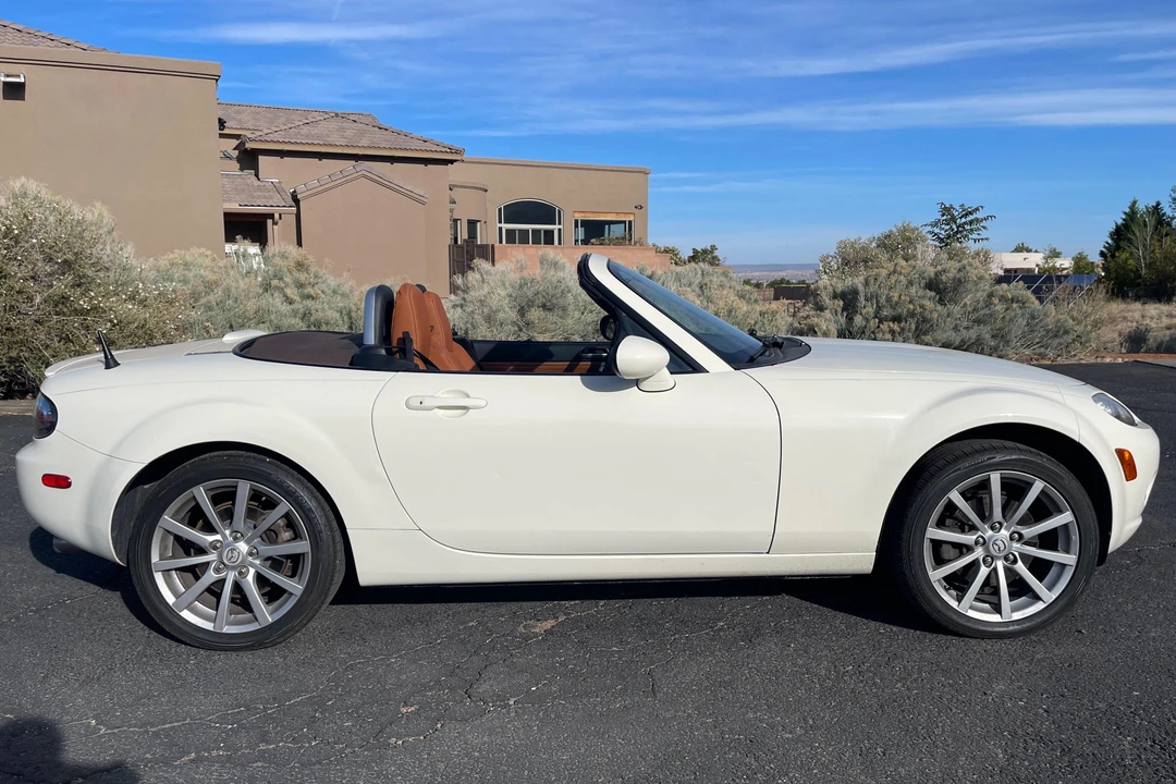 2008 Mazda NC MX-5 Miata - Image 3 of 31