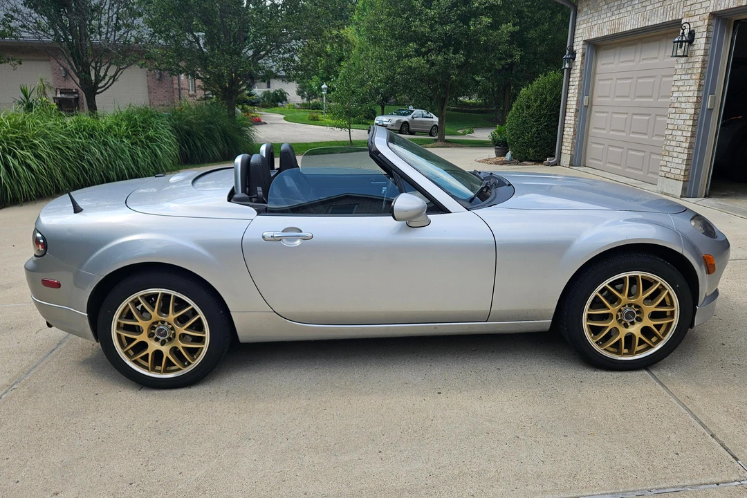 2008 Mazda NC MX-5 Miata - Image 3 of 31