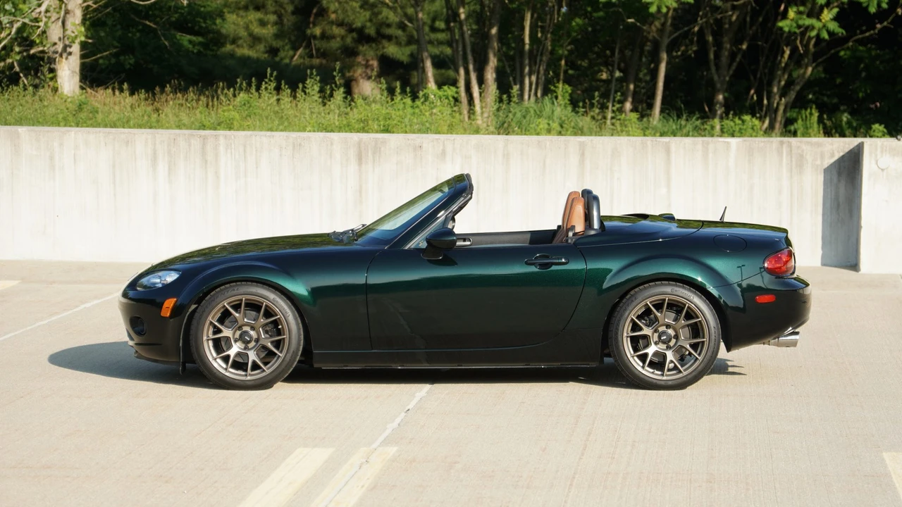 2008 Mazda NC MX-5 Miata - Image 8 of 31