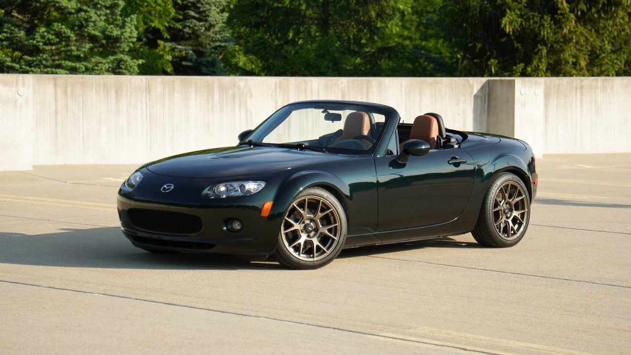 2008 Mazda NC MX-5 Miata - Image 5 of 31