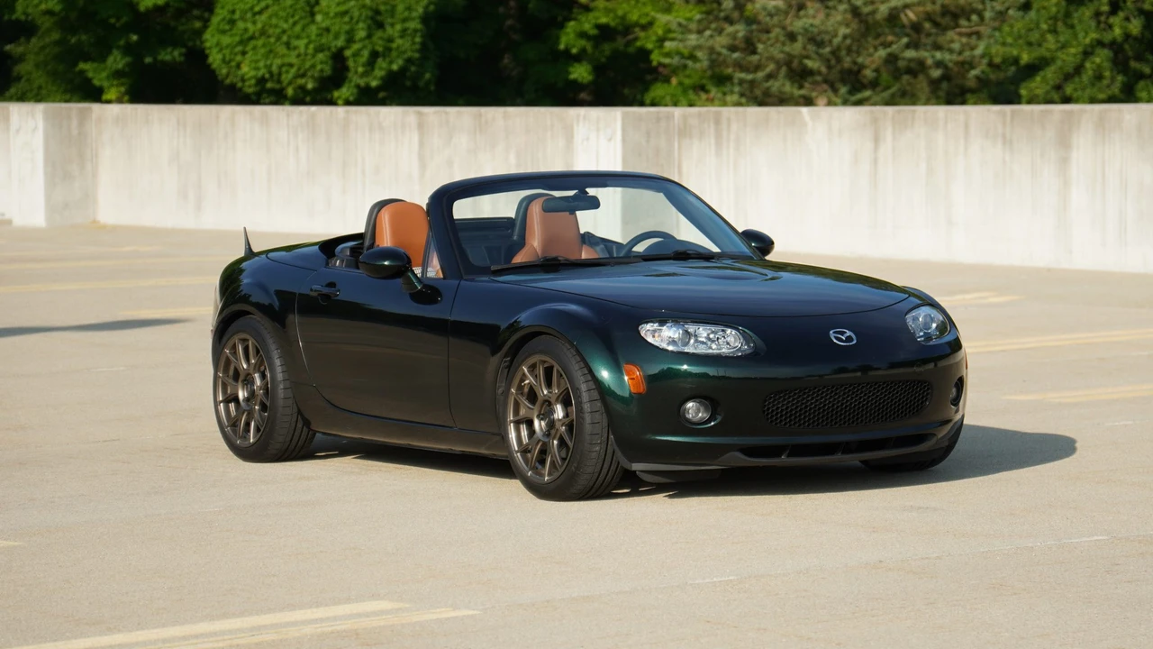 2008 Mazda NC MX-5 Miata - Image 2 of 31