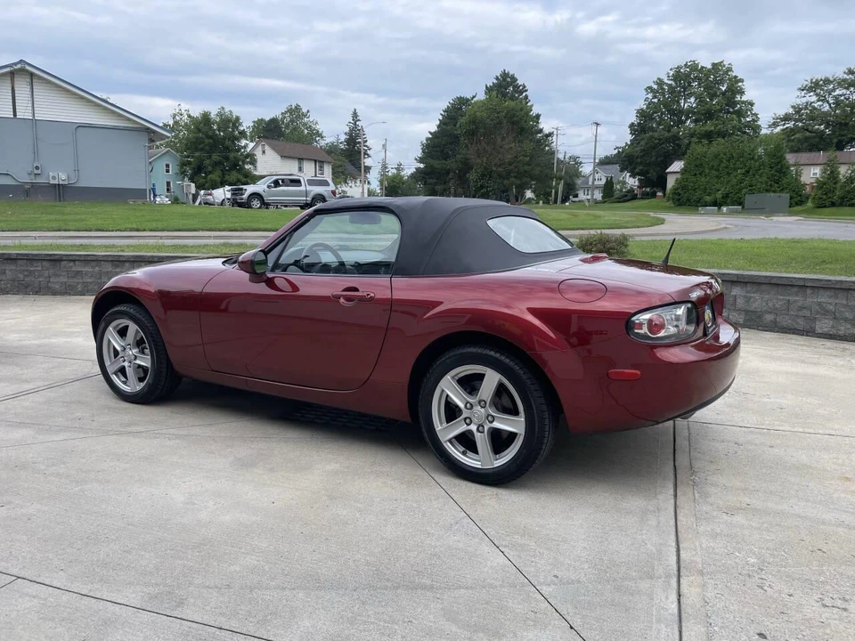 2008 Mazda NC MX-5 Miata - Image 11 of 31