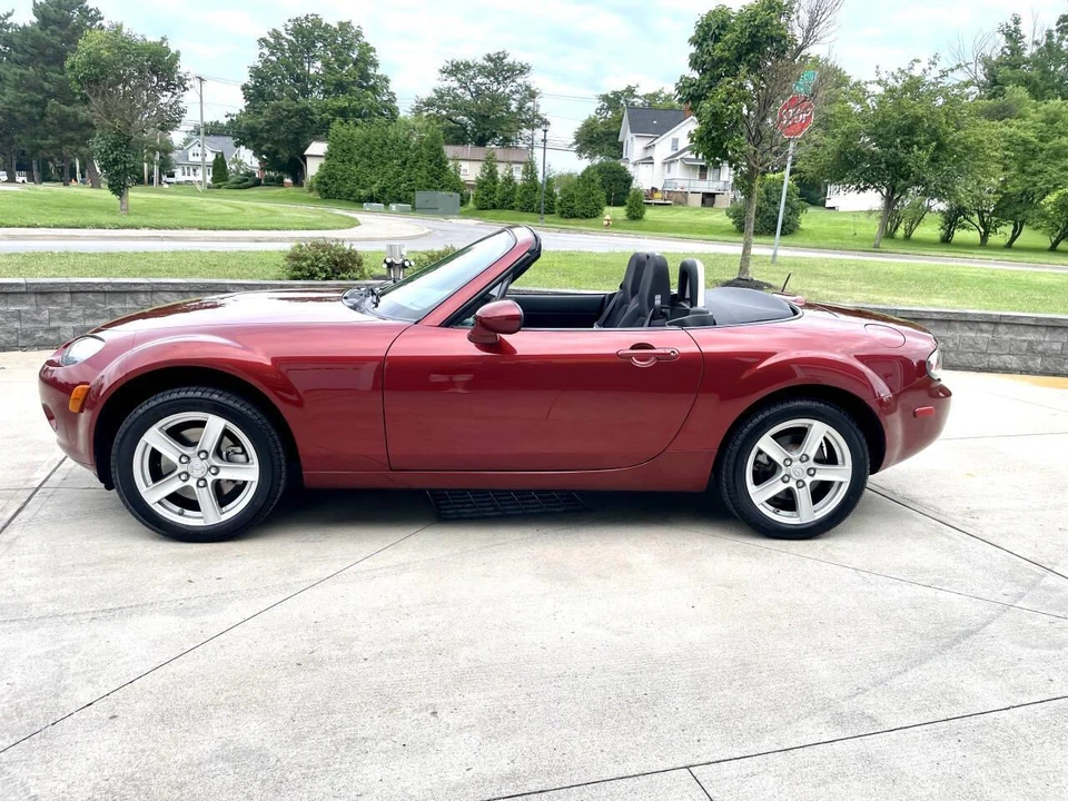 2008 Mazda NC MX-5 Miata - Image 3 of 31