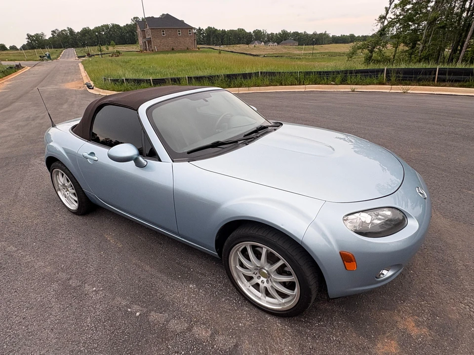2008 Mazda NC MX-5 Miata - Image 17 of 31