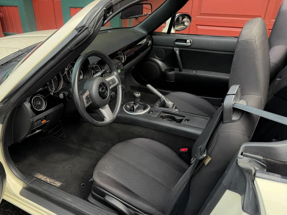 2008 Mazda NC MX-5 Miata - Image 23 of 31