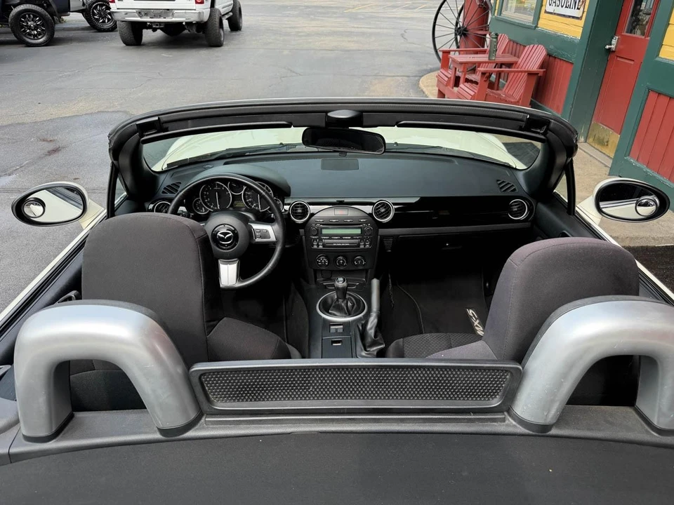2008 Mazda NC MX-5 Miata - Image 25 of 31
