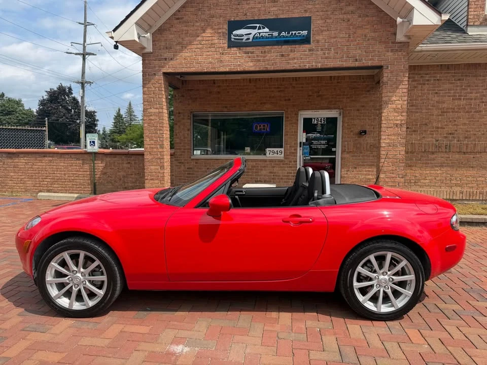 2008 Mazda NC MX-5 Miata - Image 11 of 17