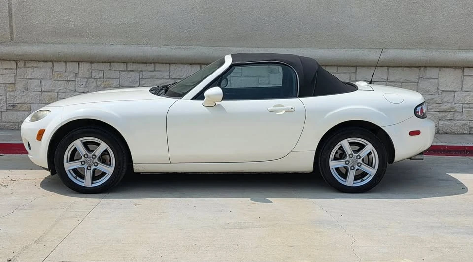 2008 Mazda NC MX-5 Miata - Image 19 of 20