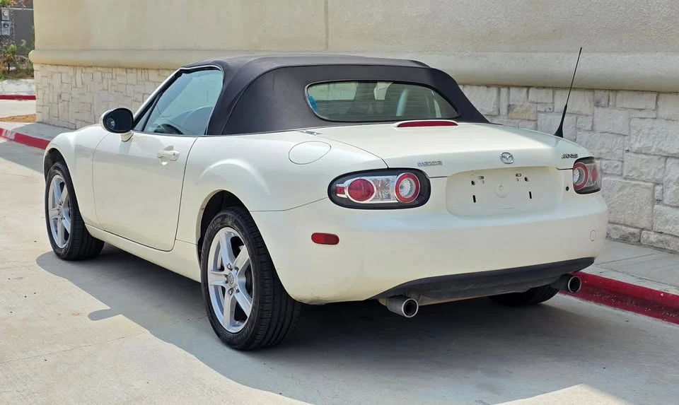 2008 Mazda NC MX-5 Miata - Image 18 of 20
