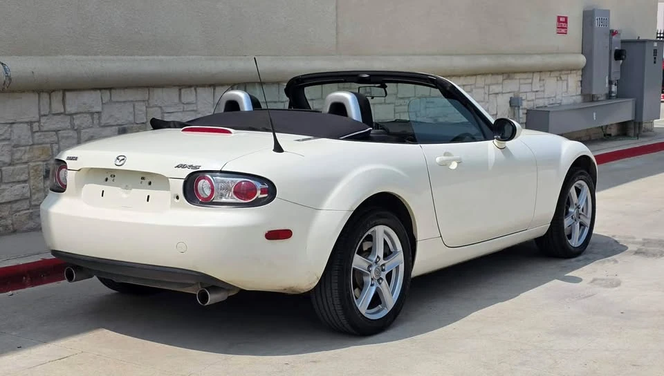 2008 Mazda NC MX-5 Miata - Image 10 of 20