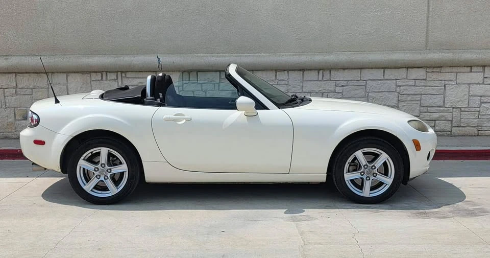 2008 Mazda NC MX-5 Miata - Image 6 of 20