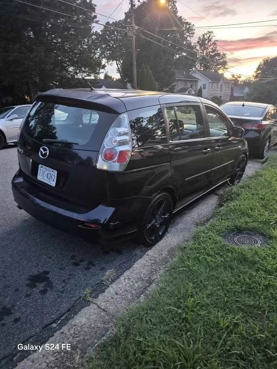 2008 Mazda Mazda 5 - Image 2 of 8