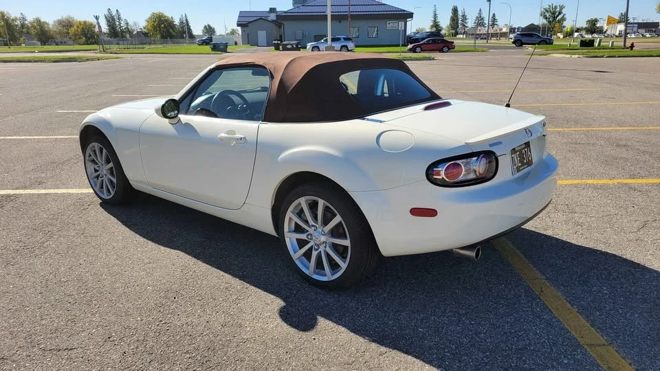 2008 Mazda NC MX-5 Miata - Image 3 of 15