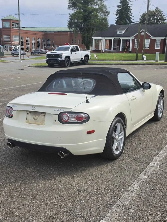 2008 Mazda NC MX-5 Miata - Image 4 of 9