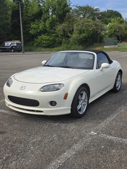 2008 Mazda NC MX-5 Miata - Image 2 of 9