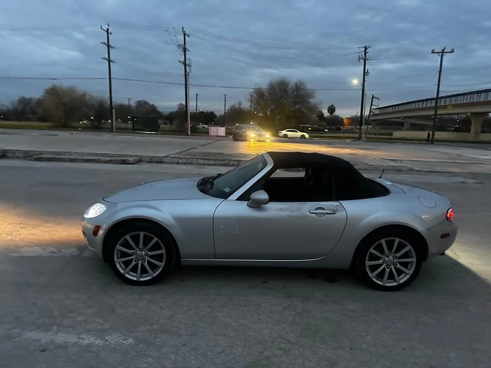2008 Mazda NC MX-5 Miata - Image 11 of 18