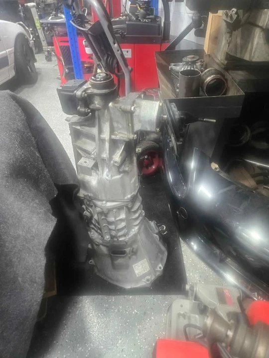 2008 Parts & Memorabilia Gearboxes - Image 2 of 2