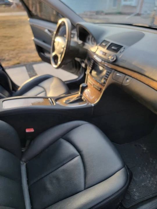 2008 Mercedes-Benz W211 E-Class - Image 9 of 11
