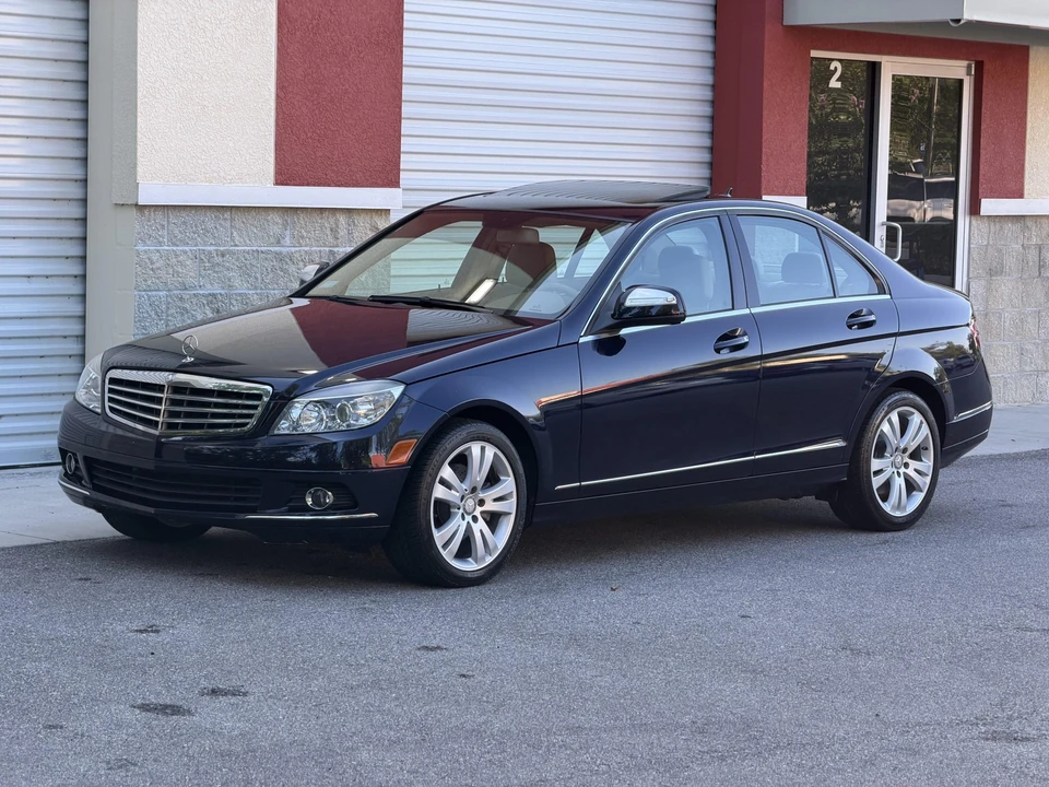 2008 Mercedes-Benz W204 C-Class - Image 2 of 31
