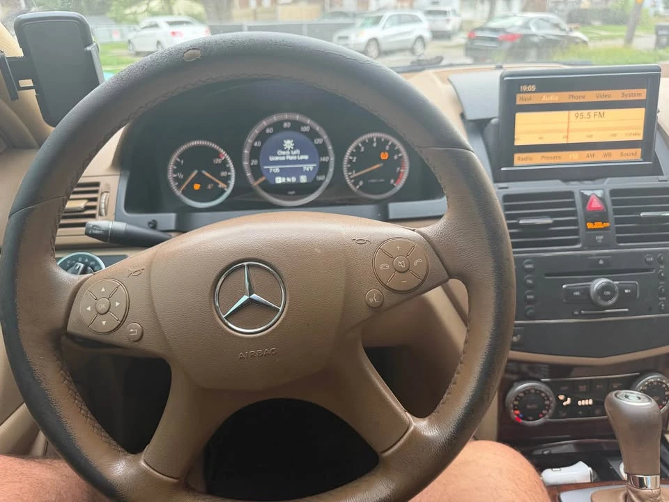 2008 Mercedes-Benz W204 C-Class - Image 9 of 12