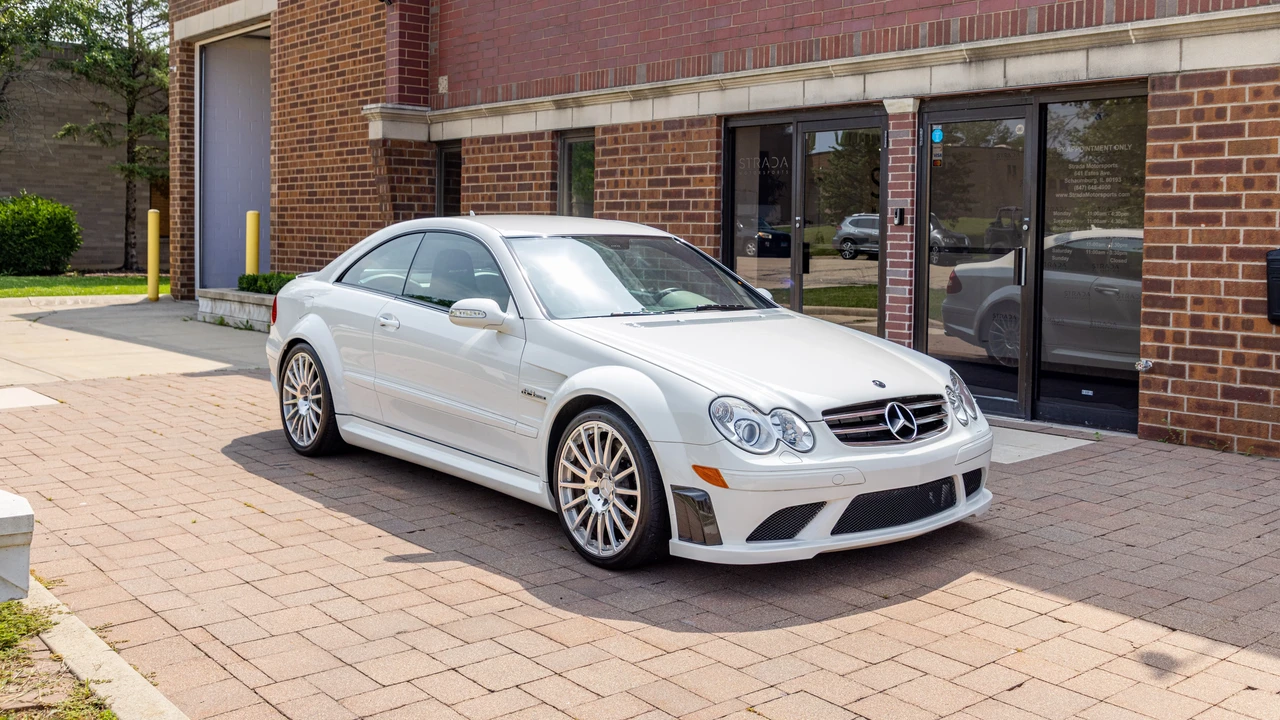 2008 Mercedes-Benz CLK 63 AMG Black Series - Image 4 of 31