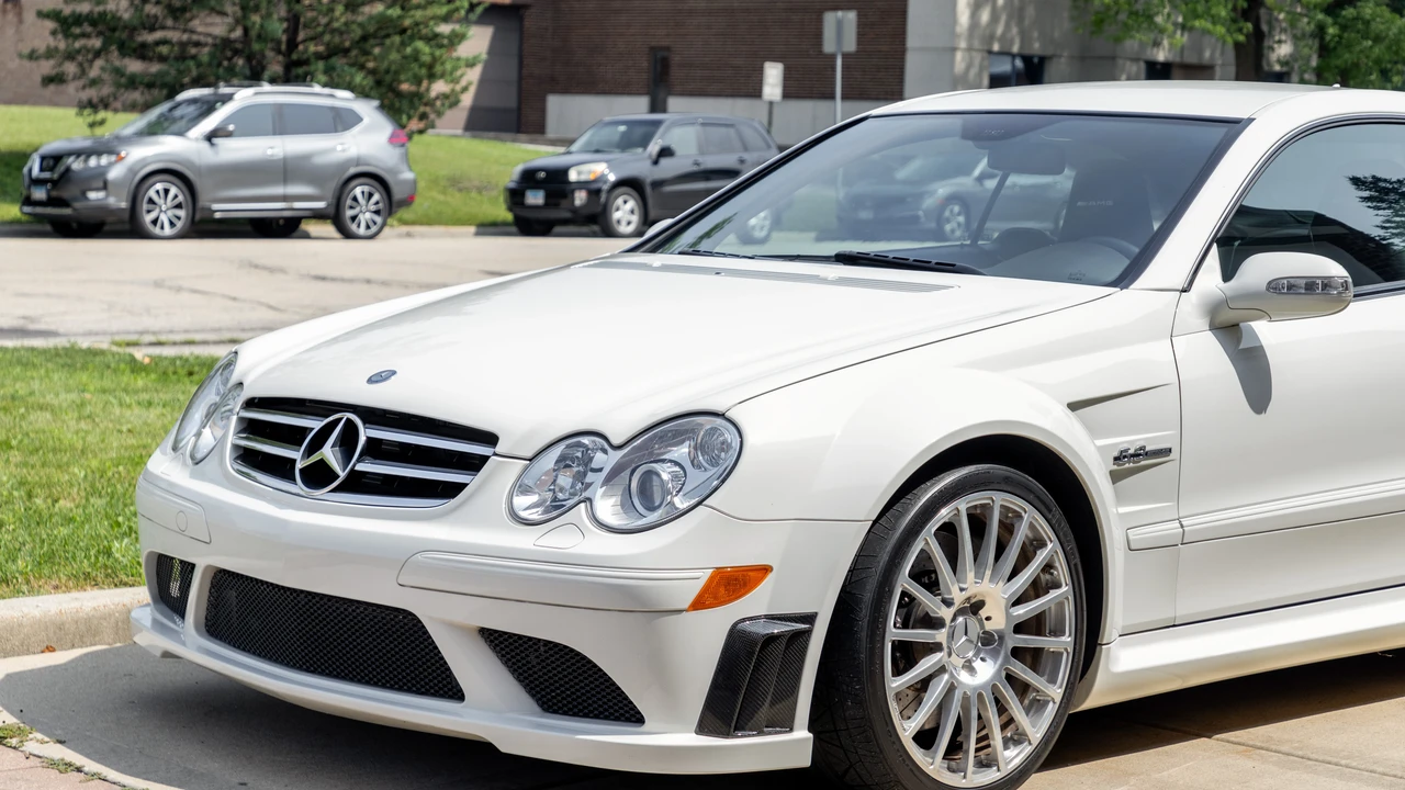 2008 Mercedes-Benz CLK 63 AMG Black Series - Image 9 of 31
