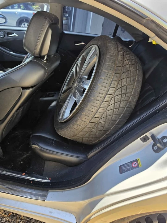 2008 Mercedes-Benz C219 CLS-Class - Image 8 of 14