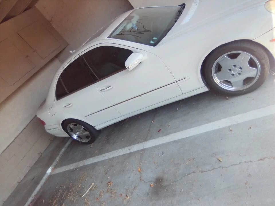 2008 Mercedes-Benz W211 E-Class - Image 2 of 2