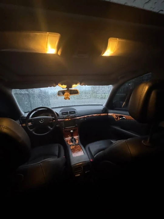 2008 Mercedes-Benz W211 E-Class - Image 9 of 10