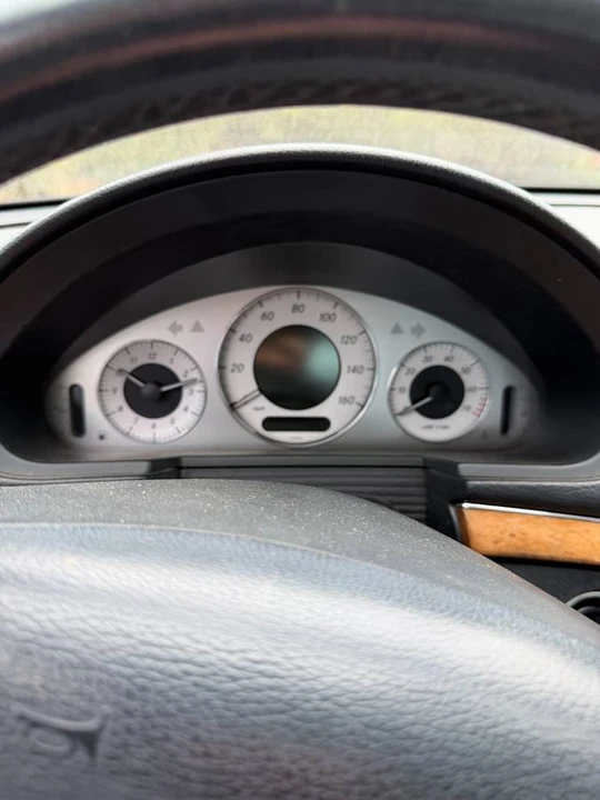 2008 Mercedes-Benz W211 E-Class - Image 10 of 11