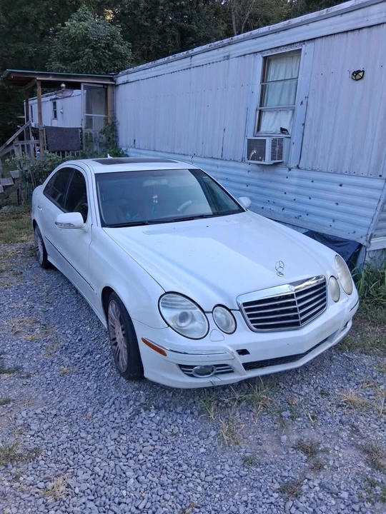 2008 Mercedes-Benz W211 E-Class - Image 2 of 2