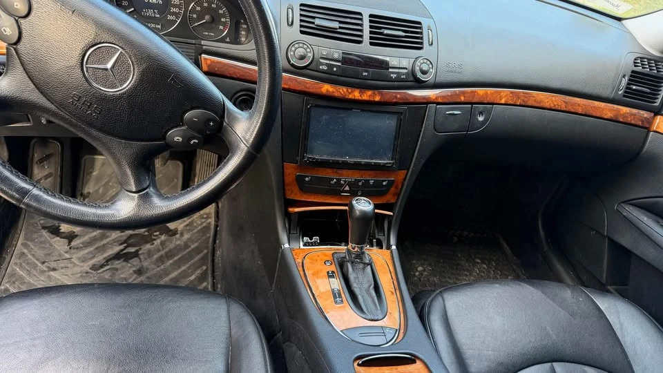 2008 Mercedes-Benz W211 E-Class - Image 8 of 9
