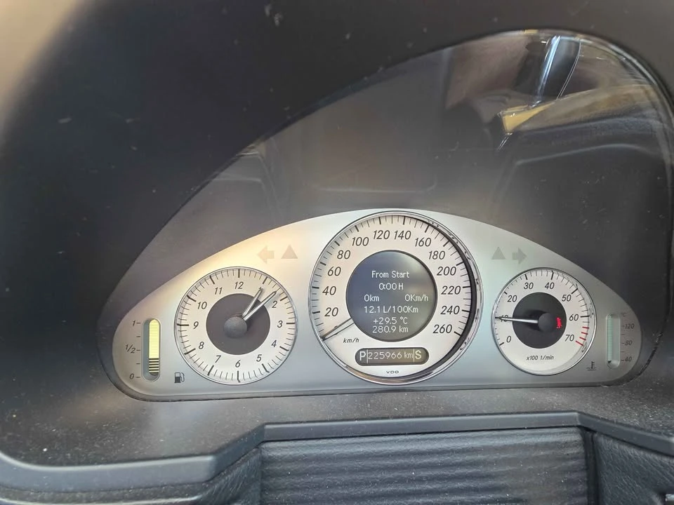 2008 Mercedes-Benz W211 E-Class - Image 7 of 10
