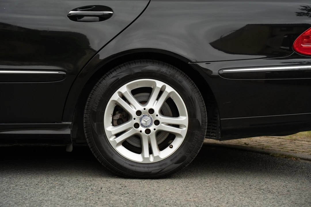 2008 Mercedes-Benz W211 E-Class - Image 13 of 30