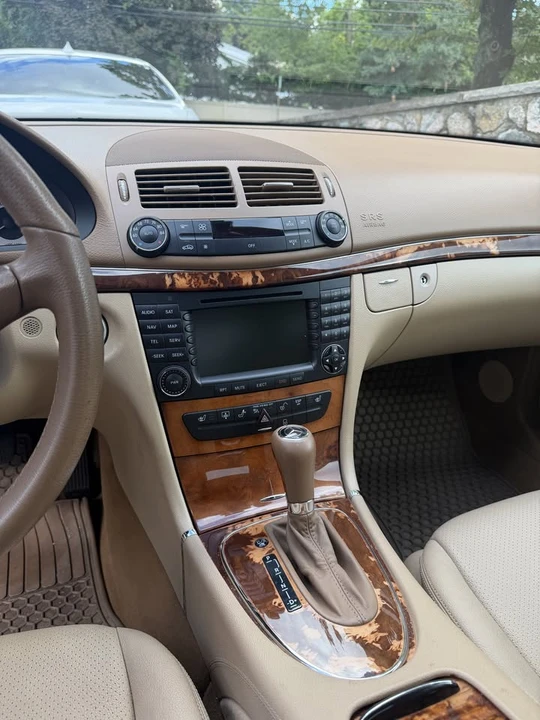 2008 Mercedes-Benz W211 E-Class - Image 14 of 16