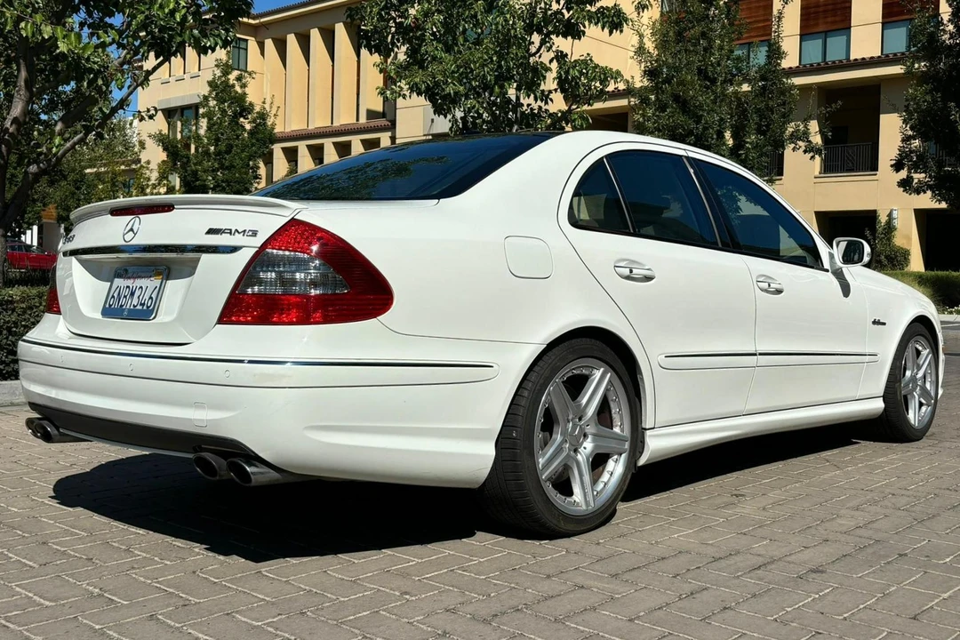 2008 Mercedes-Benz W211 E 55 & E 63 AMG - Image 4 of 31