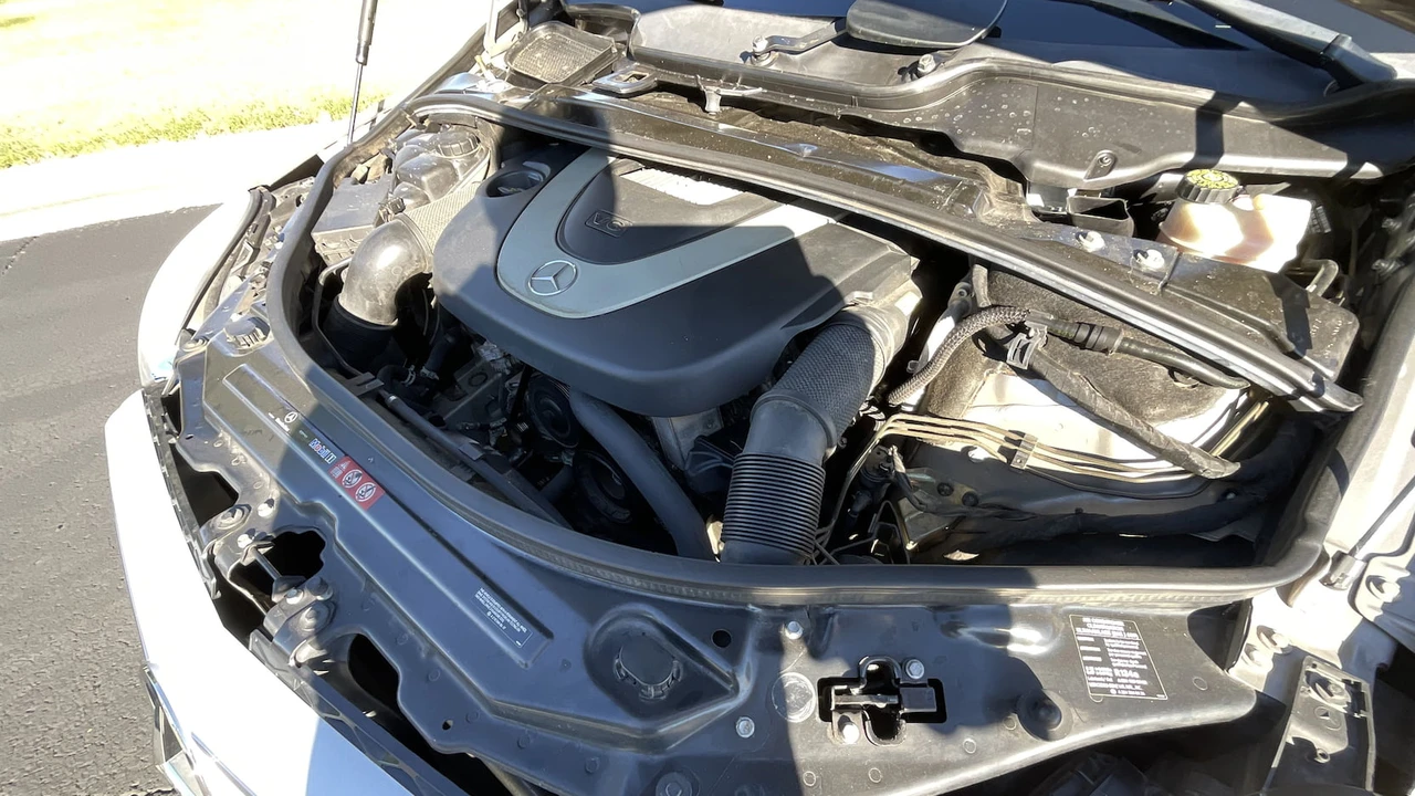 2008 Mercedes-Benz W251 R-Class - Image 9 of 14
