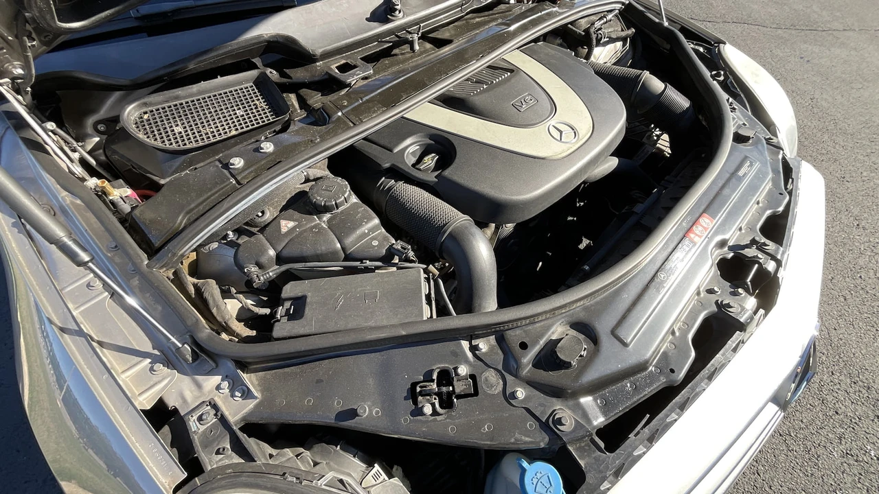 2008 Mercedes-Benz W251 R-Class - Image 10 of 14