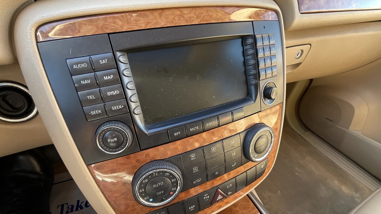 2008 Mercedes-Benz W251 R-Class - Image 11 of 14