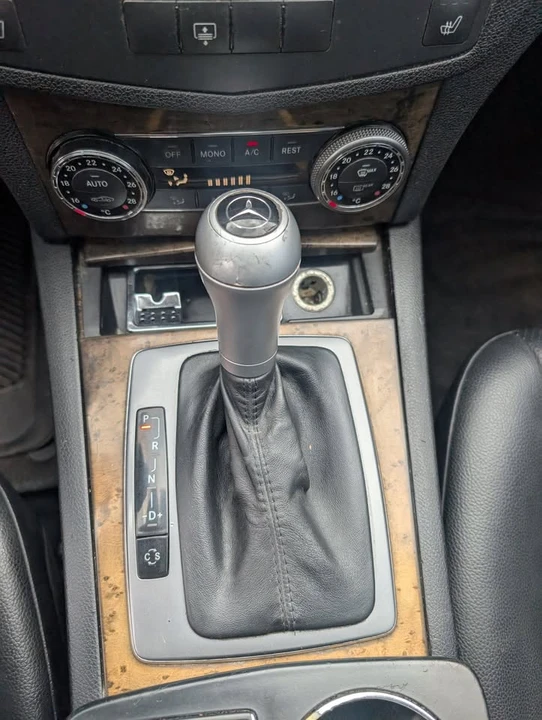 2008 Mercedes-Benz W204 C-Class - Image 12 of 17