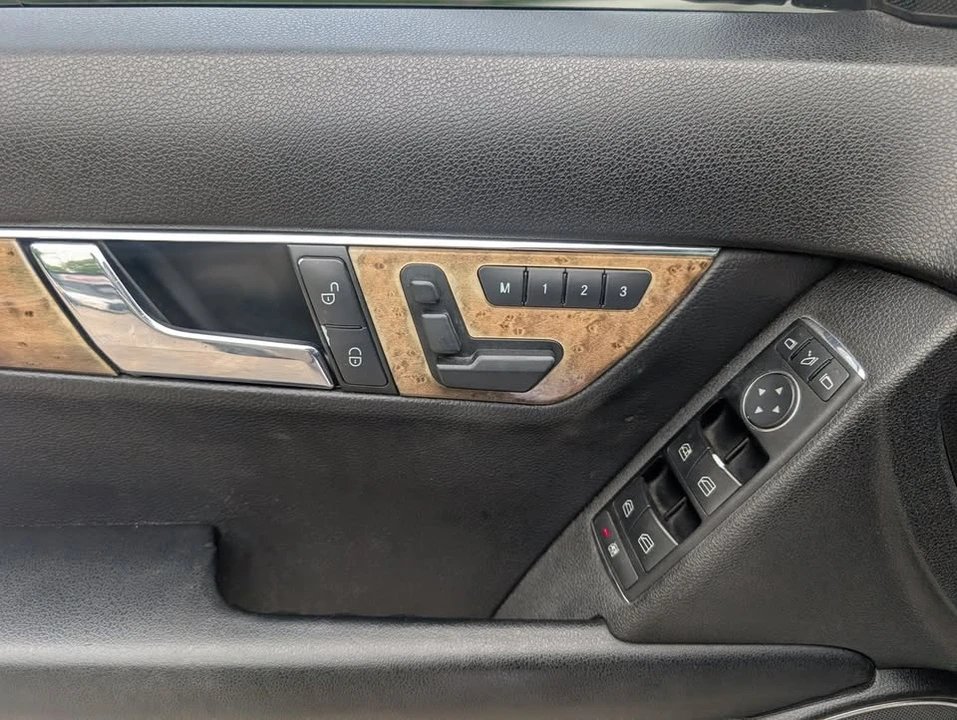 2008 Mercedes-Benz W204 C-Class - Image 14 of 17