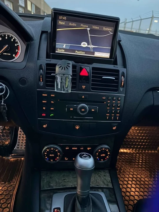 2008 Mercedes-Benz W204 C-Class - Image 11 of 14