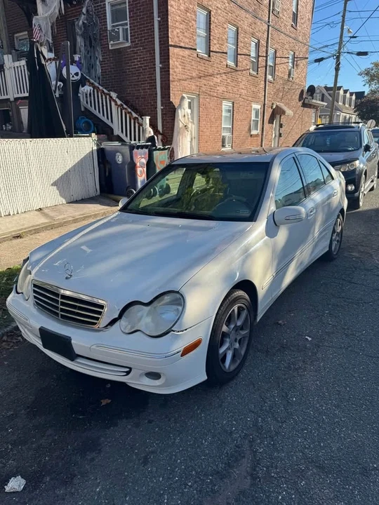2008 Mercedes-Benz W204 C-Class - Image 2 of 6